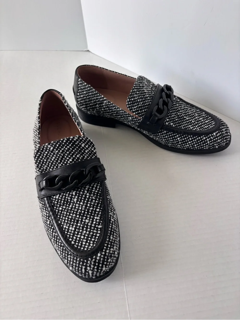 COLE HAAN Stassi Chain Loafers Black White Boucle Women’s Size 9 LIKE NEW